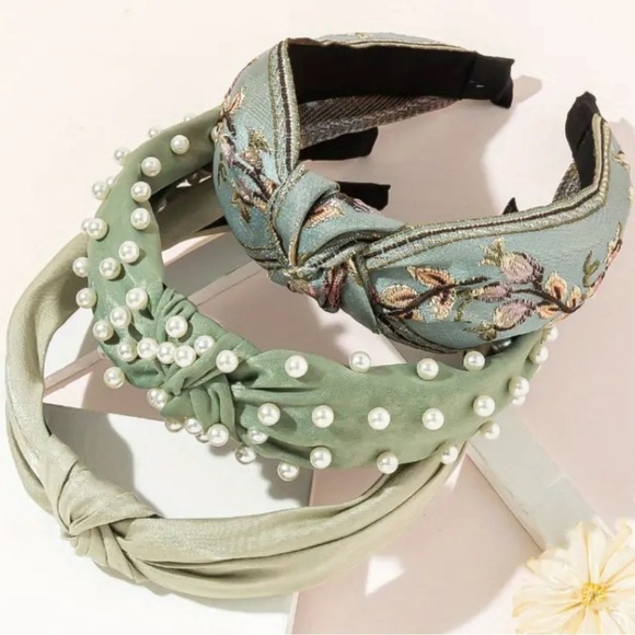 New! Elegant Trio of Floral and Pearl-Embellished Headbands ✨✨🔥 - Picture 3 of 5